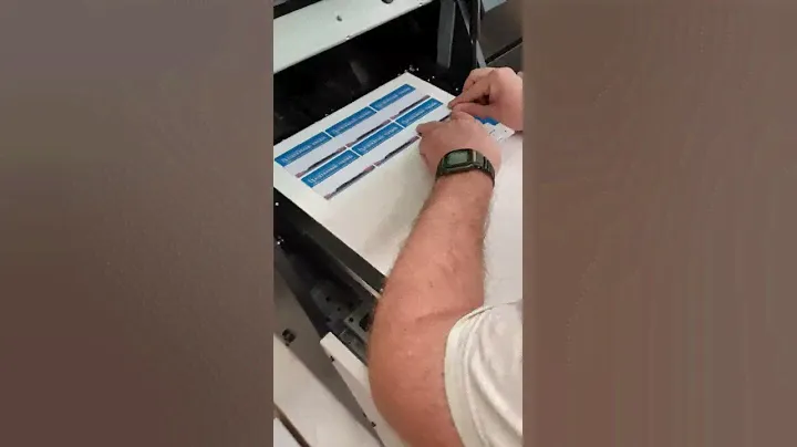 Печать персонализации на пластиковых бейджах. Mimaki 3040 Mk II EX