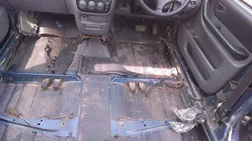 Honda CR-V RD1 и ржавчина. Как снять пластик и вскрыть пол