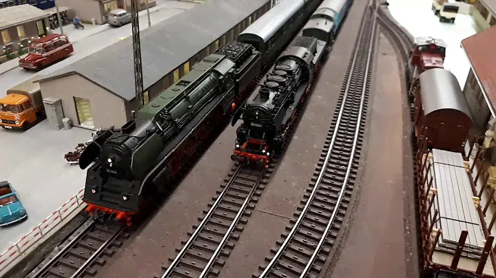 BR 053 045-1 der DB Ausfahrt Bahnhof Crailsheim - Roco 68254