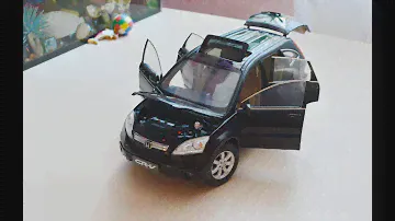 Модель автомобиля Хонда ЦРВ 3 масштаб 1:18/Car model Honda CRV 3 scale 1:18