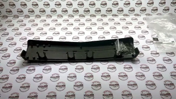 A1668801444 Подиум (Накладка) рамки номерного знака рестайл Европа Mercedes GLS X166