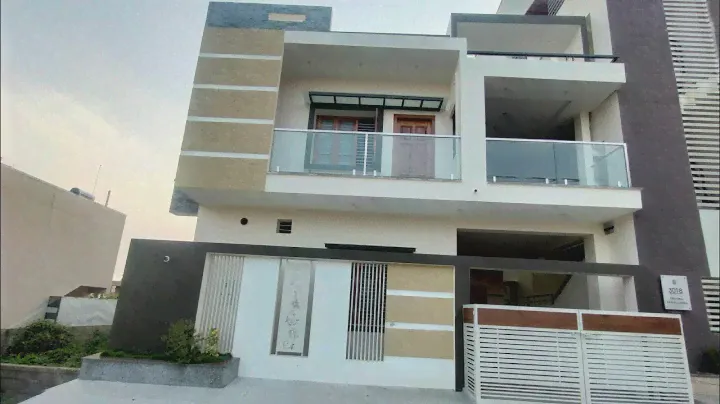 30*40🔥 Muda 3 BHK East duplex House for sale in vijayanagar 4th stage Mysore (8660318494) 1.75 CR ng