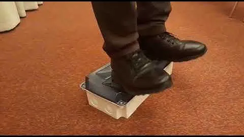 Пластиковые корпуса  IEK® - нестандартная проверка качества!