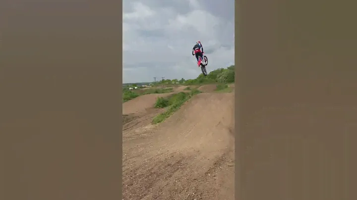 BiG Double on a 1996 Honda CR125 | FULL GAS
