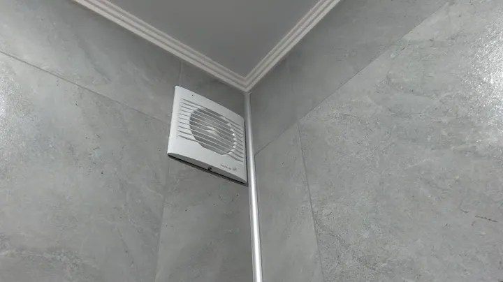 Установил вытяжку Decor 100