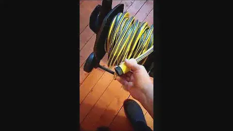 Садовая тележка Karcher со шлангом.