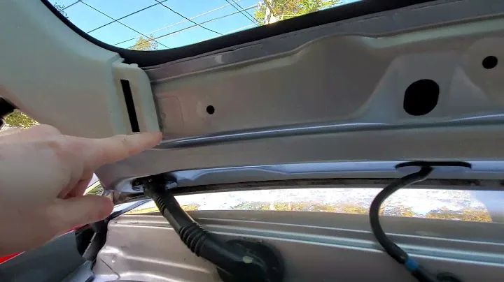 Honda CR-V rear dashcam install