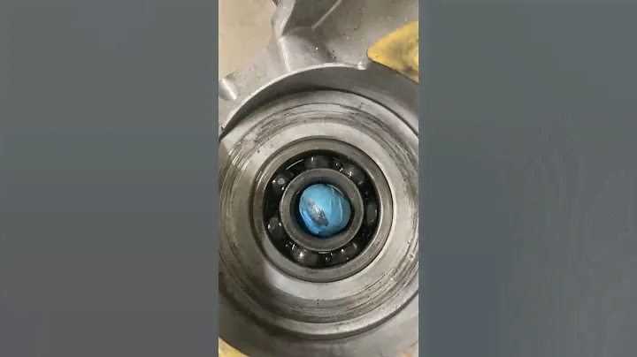 2004 cr125 clutch side bearing play