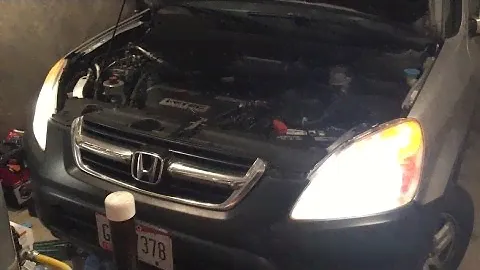 Замена лампы фар Honda CRV (HD)