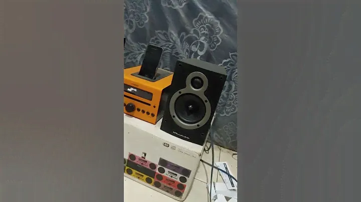 Bookshelf Speaker Wharfedale Crystal CR-30.1 Play Steel Guitar Demo